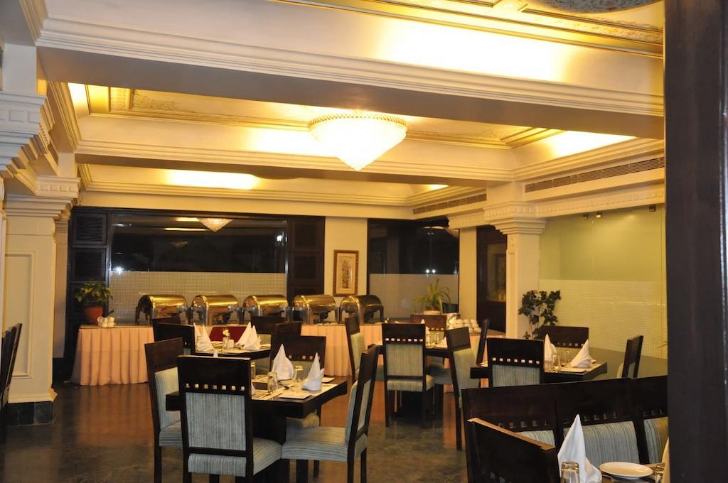 Hotel Empire Regency Dźajpur Zewnętrze zdjęcie