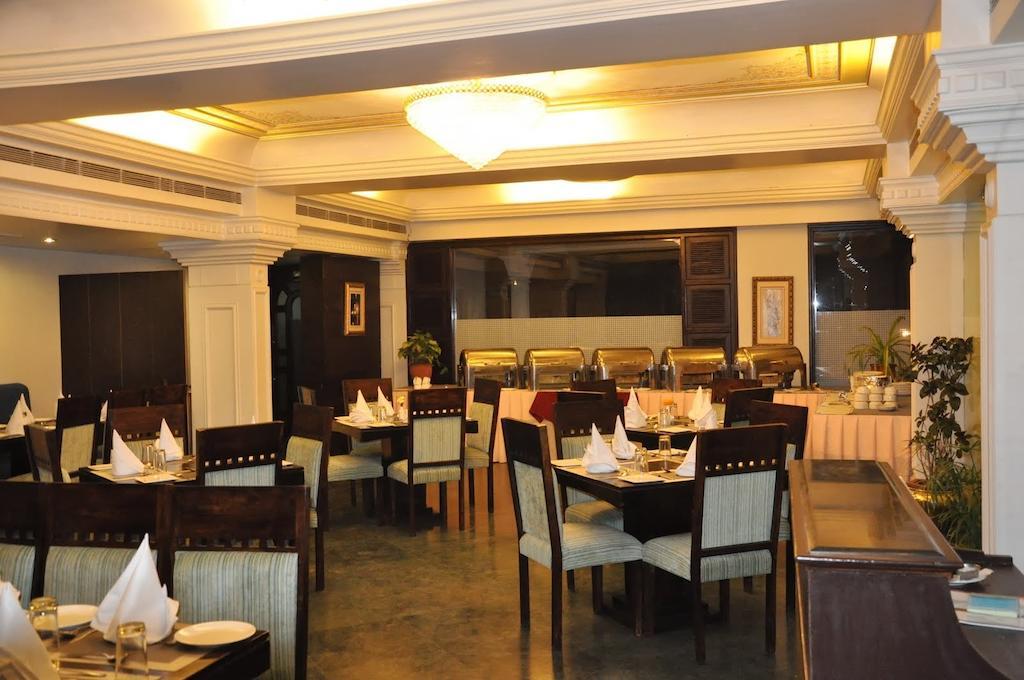 Hotel Empire Regency Dźajpur Zewnętrze zdjęcie